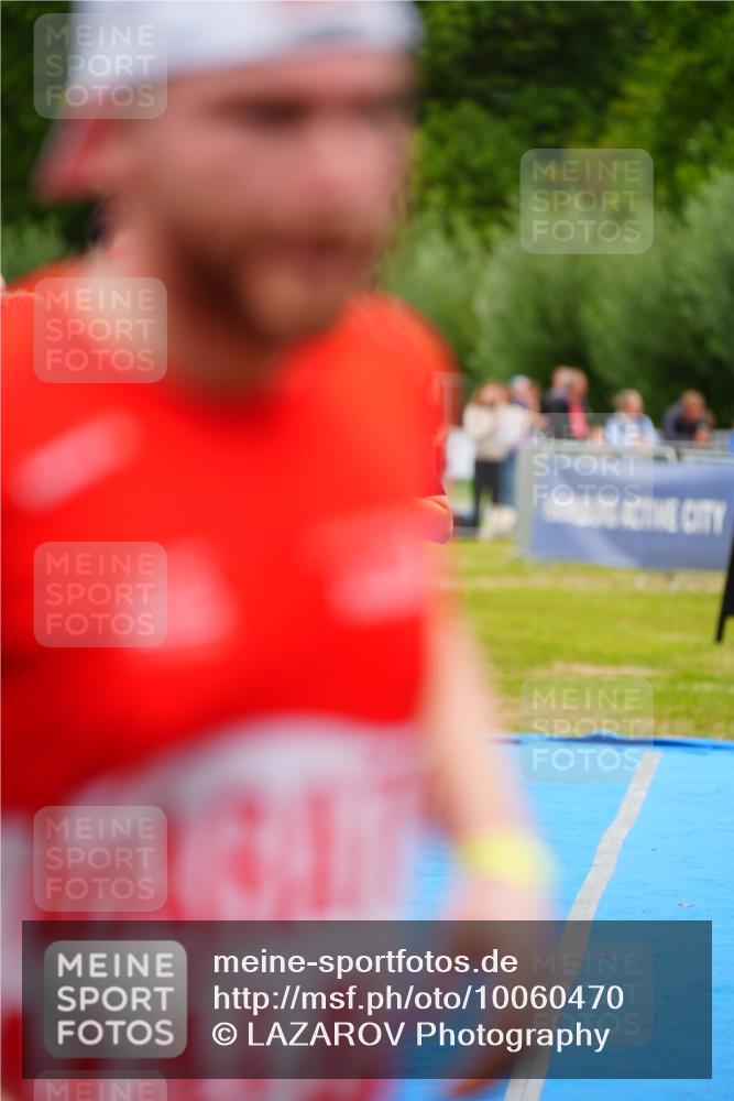 30.08.2026 - Elbe Triathlon Hamburg LAZAROV Photography http://msf.ph/oto/10060470 30.08.2026 11:40:54 Ziel 694, 933 meine-sportfotos.de