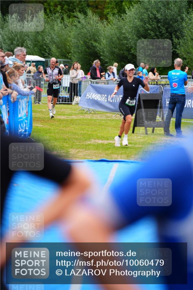 30.08.2026 - Elbe Triathlon Hamburg LAZAROV Photography http://msf.ph/oto/10060479 30.08.2026 11:41:02 Ziel 845, 920, 1302 meine-sportfotos.de