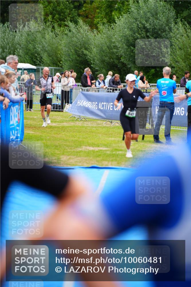 30.08.2026 - Elbe Triathlon Hamburg LAZAROV Photography http://msf.ph/oto/10060481 30.08.2026 11:41:02 Ziel 845, 920, 1302 meine-sportfotos.de