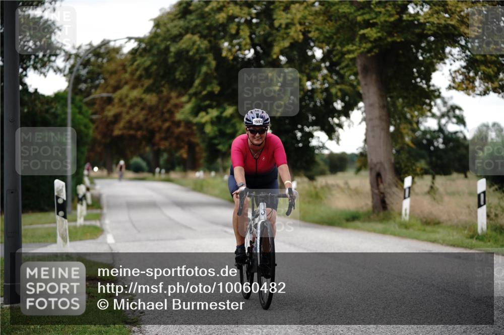30.08.2026 - Elbe Triathlon Hamburg Michael Burmester http://msf.ph/oto/10060482 30.08.2026 11:45:47 Radfahren 1693, 1704 meine-sportfotos.de
