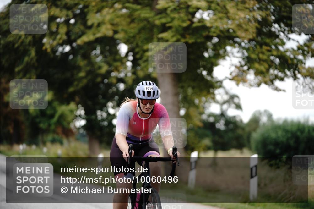 30.08.2026 - Elbe Triathlon Hamburg Michael Burmester http://msf.ph/oto/10060496 30.08.2026 11:46:03 Radfahren 1614 meine-sportfotos.de