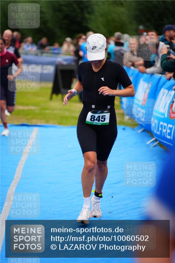30.08.2026 - Elbe Triathlon Hamburg LAZAROV Photography http://msf.ph/oto/10060502 30.08.2026 11:41:06 Ziel 845, 920, 1302 meine-sportfotos.de