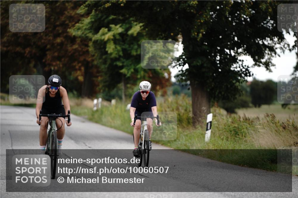30.08.2026 - Elbe Triathlon Hamburg Michael Burmester http://msf.ph/oto/10060507 30.08.2026 11:46:18 Radfahren 1606, 1628, 1646 meine-sportfotos.de