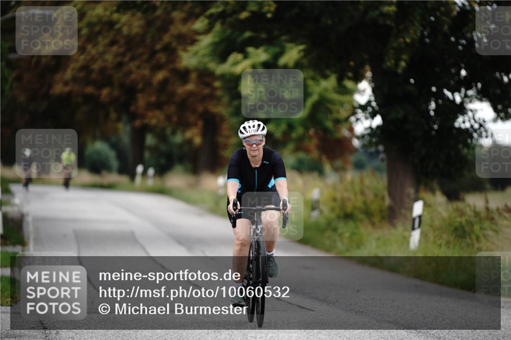 30.08.2026 - Elbe Triathlon Hamburg Michael Burmester http://msf.ph/oto/10060532 30.08.2026 11:47:01 Radfahren 1710 meine-sportfotos.de