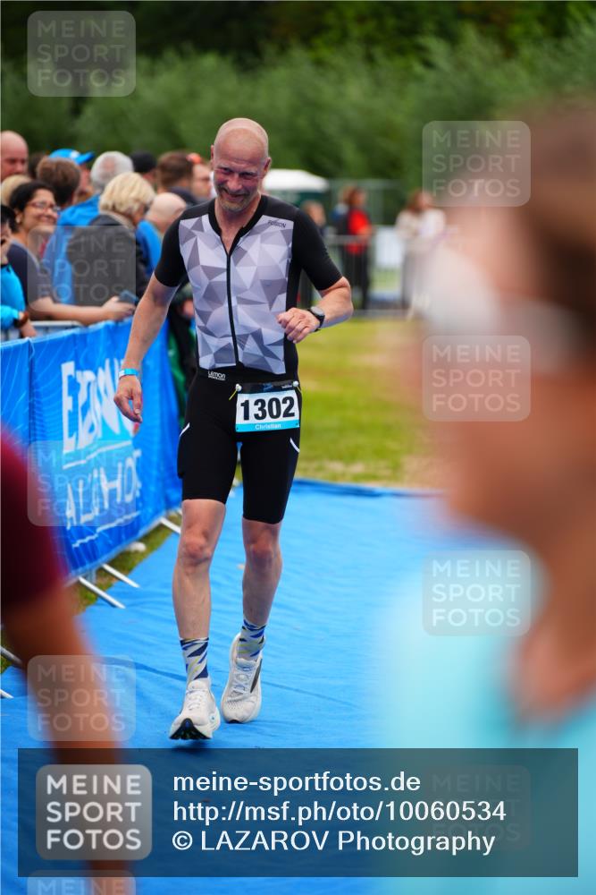 30.08.2026 - Elbe Triathlon Hamburg LAZAROV Photography http://msf.ph/oto/10060534 30.08.2026 11:41:10 Ziel 920, 1302 meine-sportfotos.de