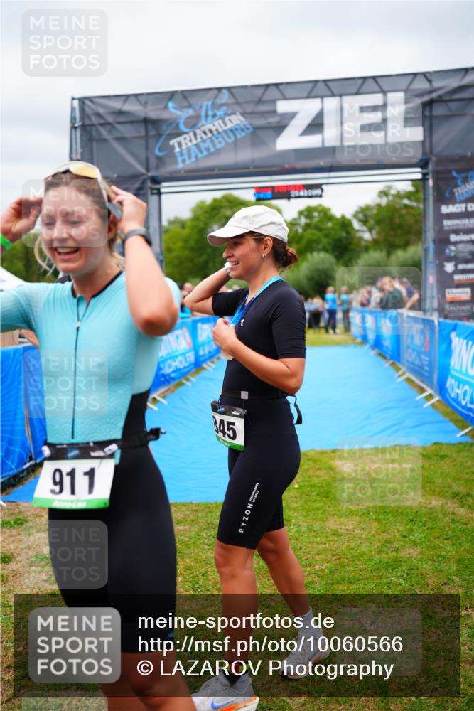30.08.2026 - Elbe Triathlon Hamburg LAZAROV Photography http://msf.ph/oto/10060566 30.08.2026 11:41:16 Ziel 806, 1278 meine-sportfotos.de