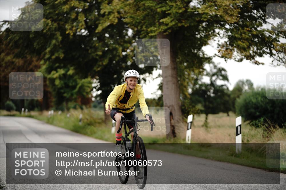 30.08.2026 - Elbe Triathlon Hamburg Michael Burmester http://msf.ph/oto/10060573 30.08.2026 11:47:49 Radfahren 1692 meine-sportfotos.de
