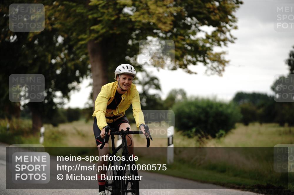 30.08.2026 - Elbe Triathlon Hamburg Michael Burmester http://msf.ph/oto/10060575 30.08.2026 11:47:50 Radfahren 1692 meine-sportfotos.de