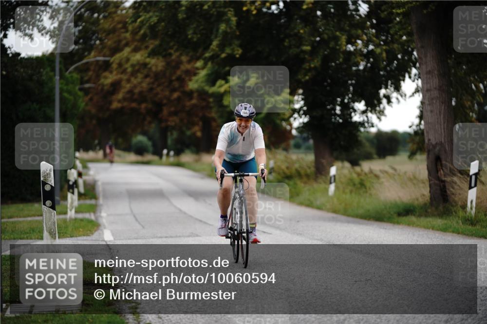 30.08.2026 - Elbe Triathlon Hamburg Michael Burmester http://msf.ph/oto/10060594 30.08.2026 11:48:29 Radfahren 1682 meine-sportfotos.de