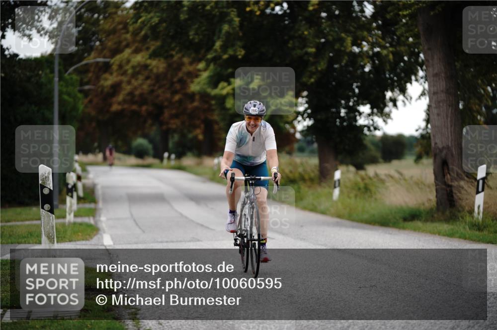 30.08.2026 - Elbe Triathlon Hamburg Michael Burmester http://msf.ph/oto/10060595 30.08.2026 11:48:29 Radfahren 1682 meine-sportfotos.de