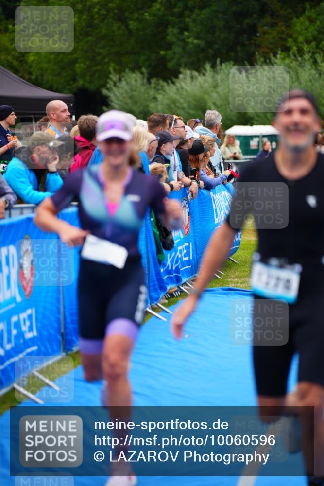 30.08.2026 - Elbe Triathlon Hamburg LAZAROV Photography http://msf.ph/oto/10060596 30.08.2026 11:41:24 Ziel 806, 1202, 1278 meine-sportfotos.de