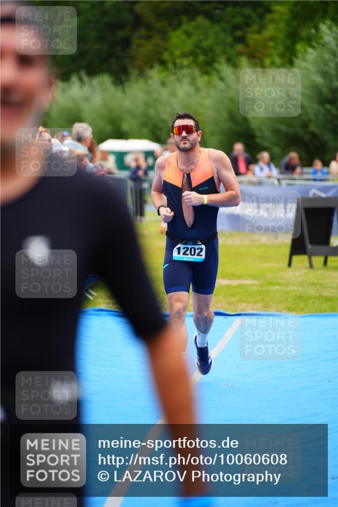 30.08.2026 - Elbe Triathlon Hamburg LAZAROV Photography http://msf.ph/oto/10060608 30.08.2026 11:41:26 Ziel 806, 1202, 1278 meine-sportfotos.de
