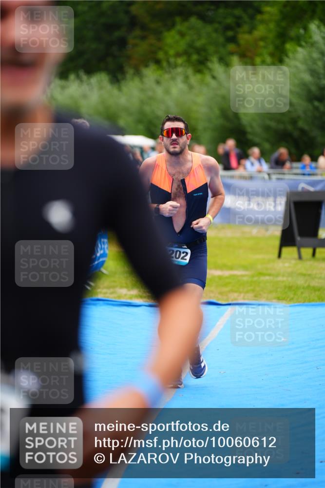 30.08.2026 - Elbe Triathlon Hamburg LAZAROV Photography http://msf.ph/oto/10060612 30.08.2026 11:41:26 Ziel 806, 1202, 1278 meine-sportfotos.de