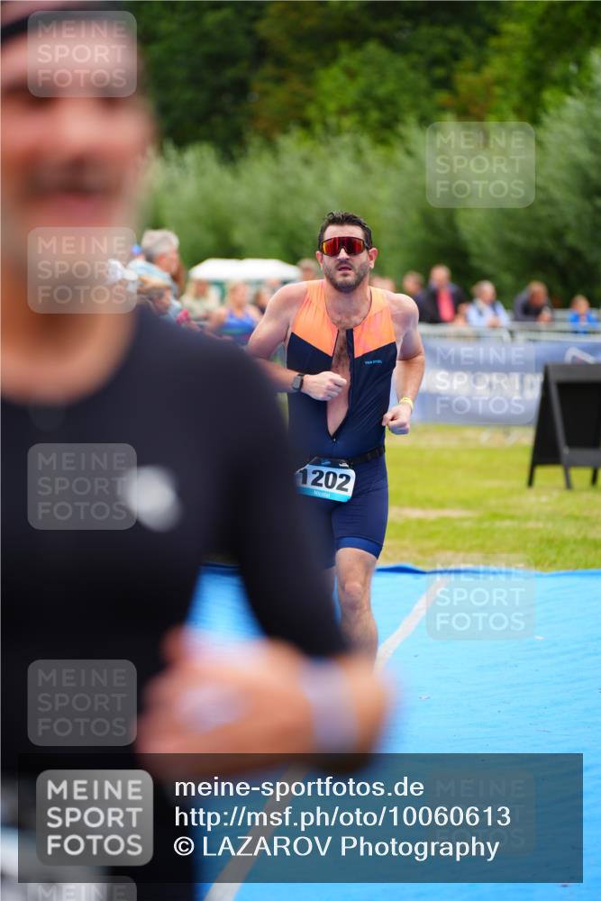 30.08.2026 - Elbe Triathlon Hamburg LAZAROV Photography http://msf.ph/oto/10060613 30.08.2026 11:41:26 Ziel 806, 1202, 1278 meine-sportfotos.de