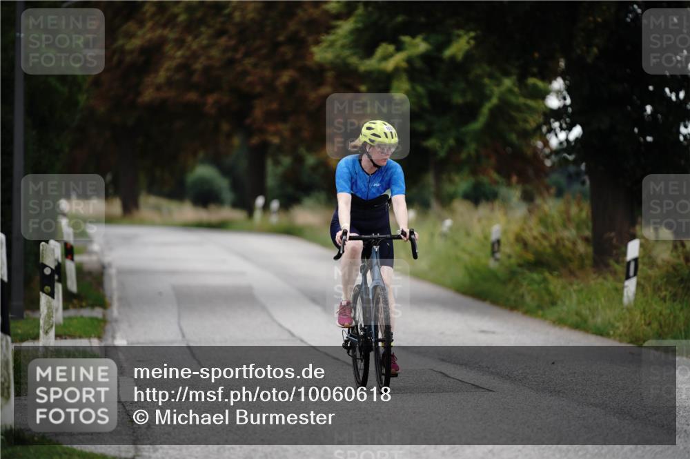 30.08.2026 - Elbe Triathlon Hamburg Michael Burmester http://msf.ph/oto/10060618 30.08.2026 11:49:32 Radfahren 1651 meine-sportfotos.de