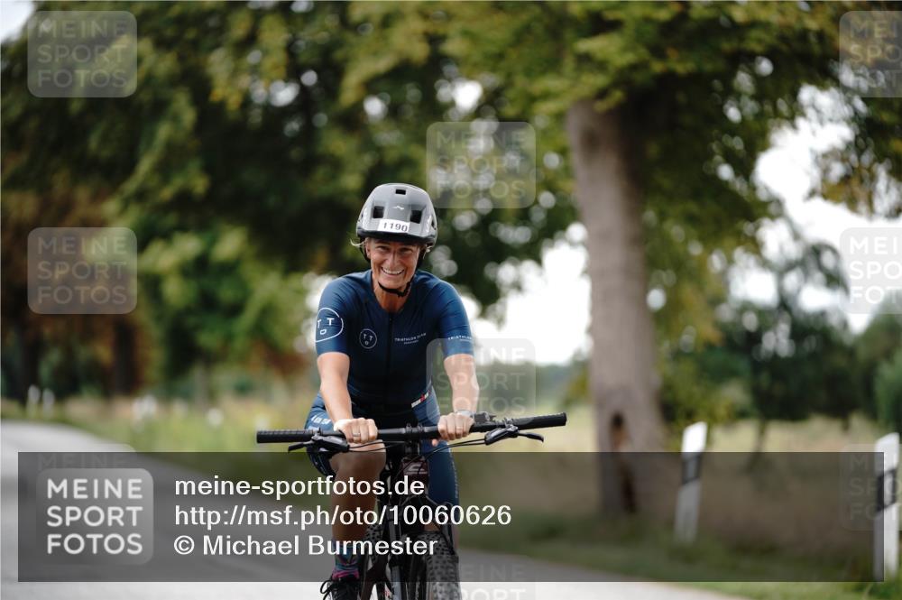 30.08.2026 - Elbe Triathlon Hamburg Michael Burmester http://msf.ph/oto/10060626 30.08.2026 11:49:55 Radfahren 1190 meine-sportfotos.de