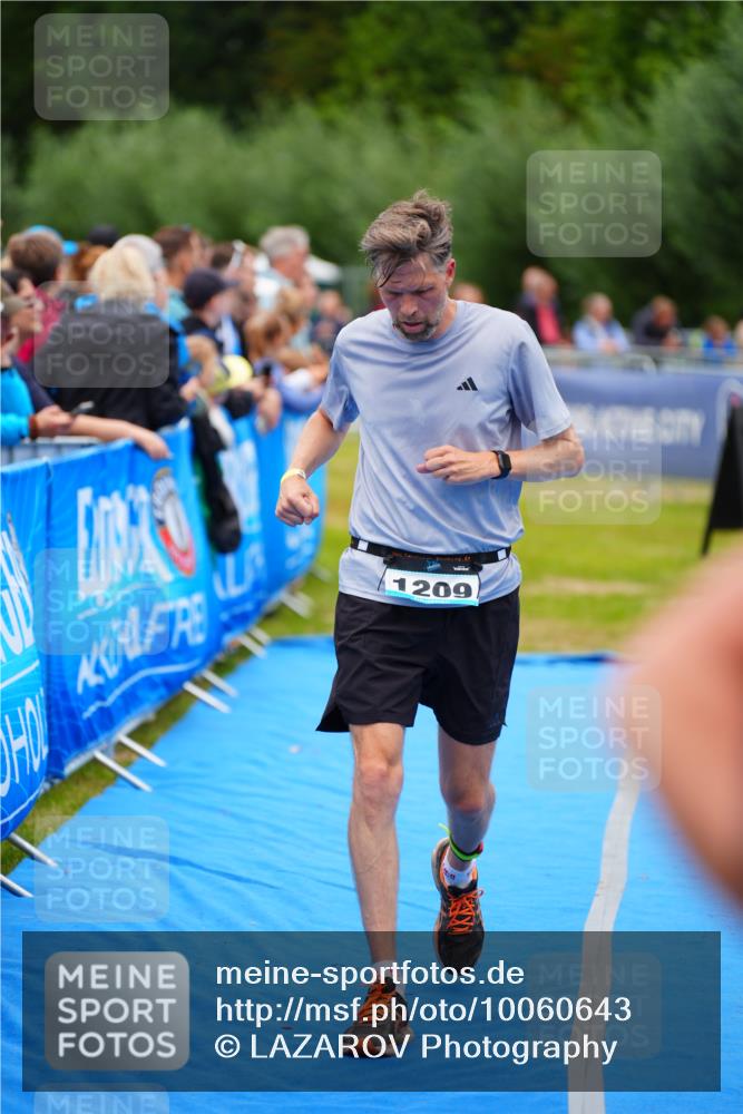 30.08.2026 - Elbe Triathlon Hamburg LAZAROV Photography http://msf.ph/oto/10060643 30.08.2026 11:41:35 Ziel 1209 meine-sportfotos.de
