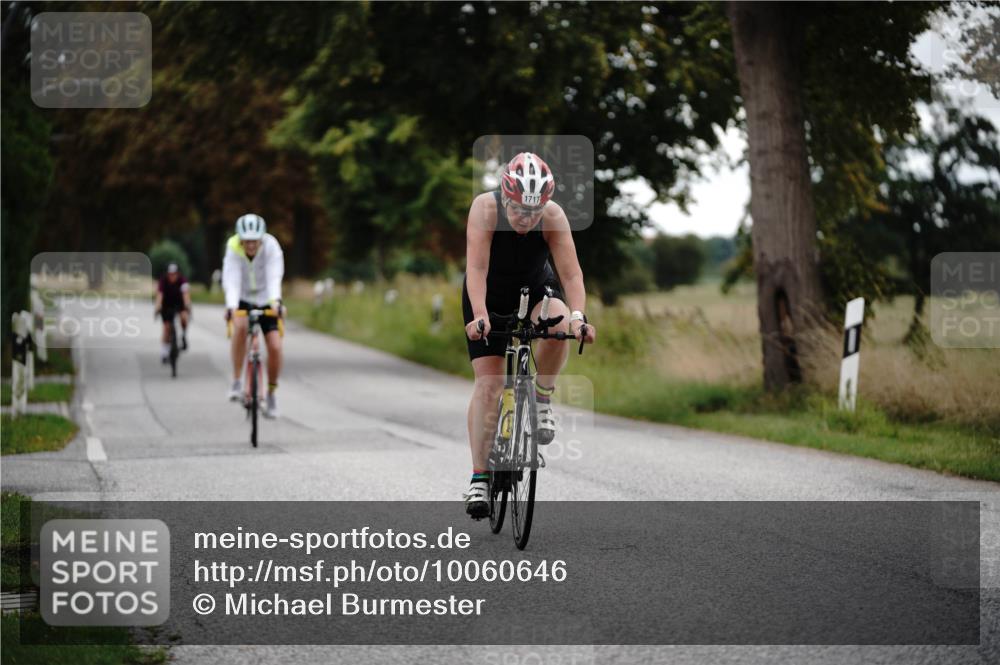 30.08.2026 - Elbe Triathlon Hamburg Michael Burmester http://msf.ph/oto/10060646 30.08.2026 11:50:28 Radfahren 1605, 1717, 1720 meine-sportfotos.de