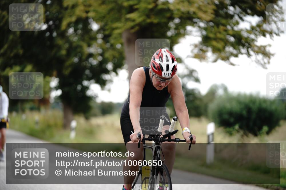 30.08.2026 - Elbe Triathlon Hamburg Michael Burmester http://msf.ph/oto/10060650 30.08.2026 11:50:29 Radfahren 1605, 1717, 1720 meine-sportfotos.de