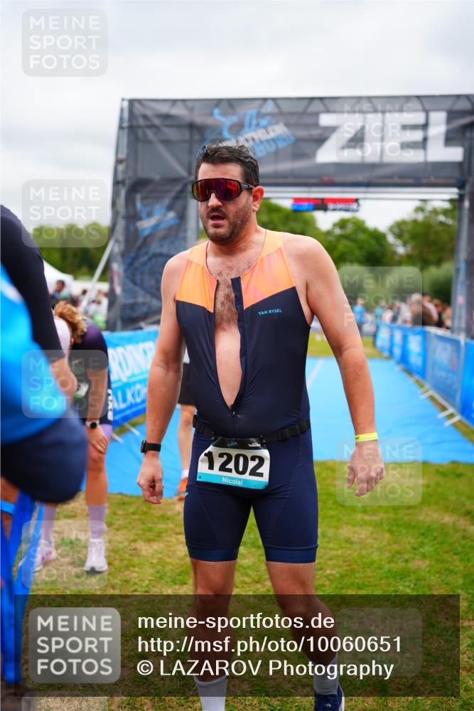 30.08.2026 - Elbe Triathlon Hamburg LAZAROV Photography http://msf.ph/oto/10060651 30.08.2026 11:41:39 Ziel 795, 1209, 1449 meine-sportfotos.de