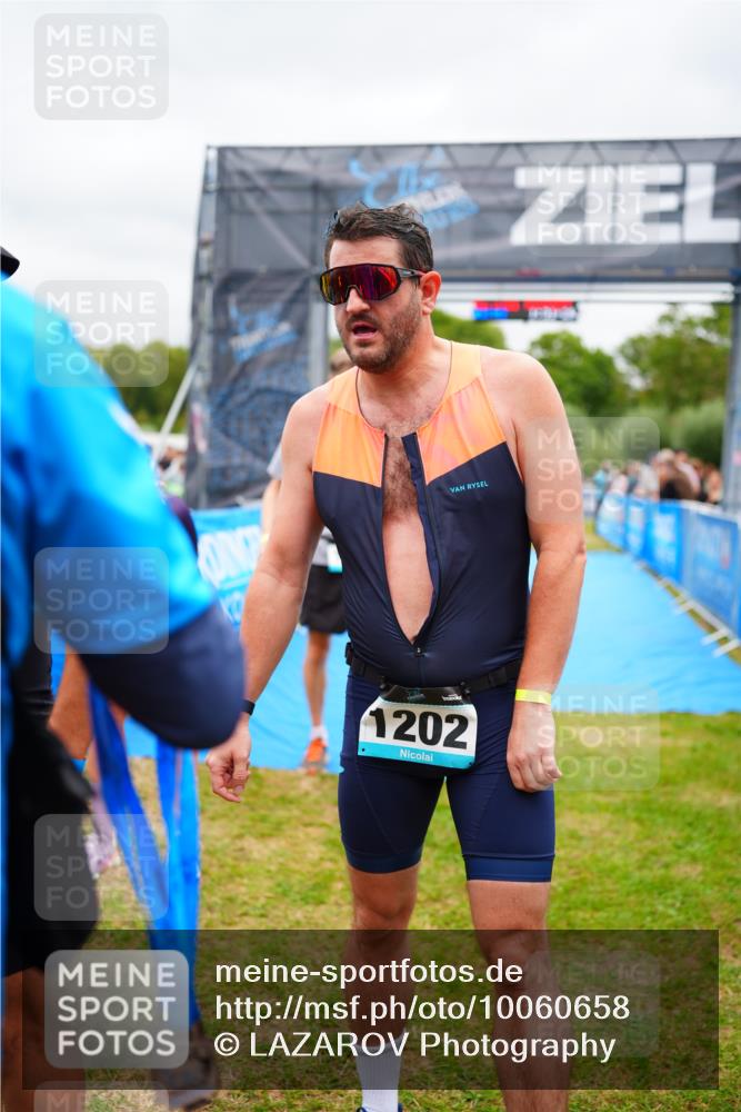 30.08.2026 - Elbe Triathlon Hamburg LAZAROV Photography http://msf.ph/oto/10060658 30.08.2026 11:41:39 Ziel 795, 1209, 1449 meine-sportfotos.de