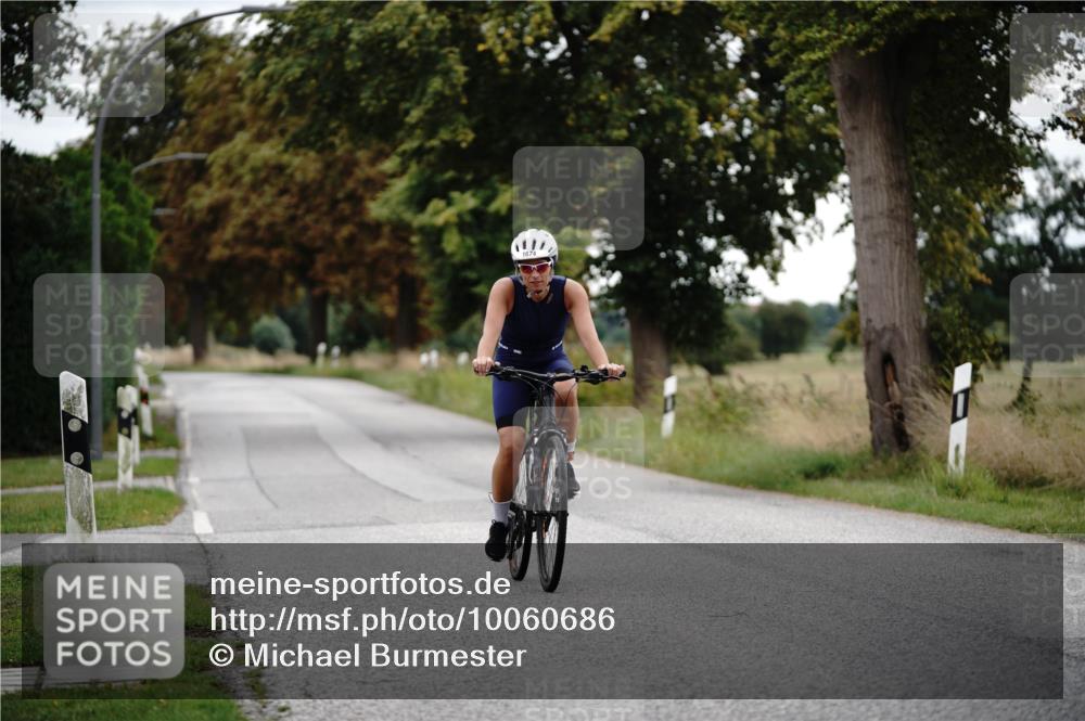 30.08.2026 - Elbe Triathlon Hamburg Michael Burmester http://msf.ph/oto/10060686 30.08.2026 11:51:42 Radfahren 1674 meine-sportfotos.de