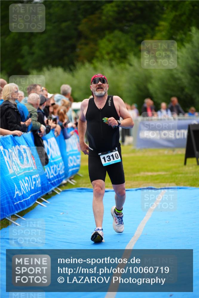 30.08.2026 - Elbe Triathlon Hamburg LAZAROV Photography http://msf.ph/oto/10060719 30.08.2026 11:41:56 Ziel 720, 1310 meine-sportfotos.de