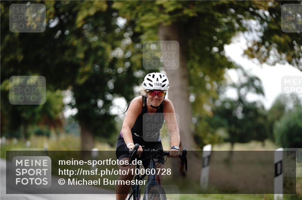 30.08.2026 - Elbe Triathlon Hamburg Michael Burmester http://msf.ph/oto/10060728 30.08.2026 11:53:31 Radfahren 1669 meine-sportfotos.de
