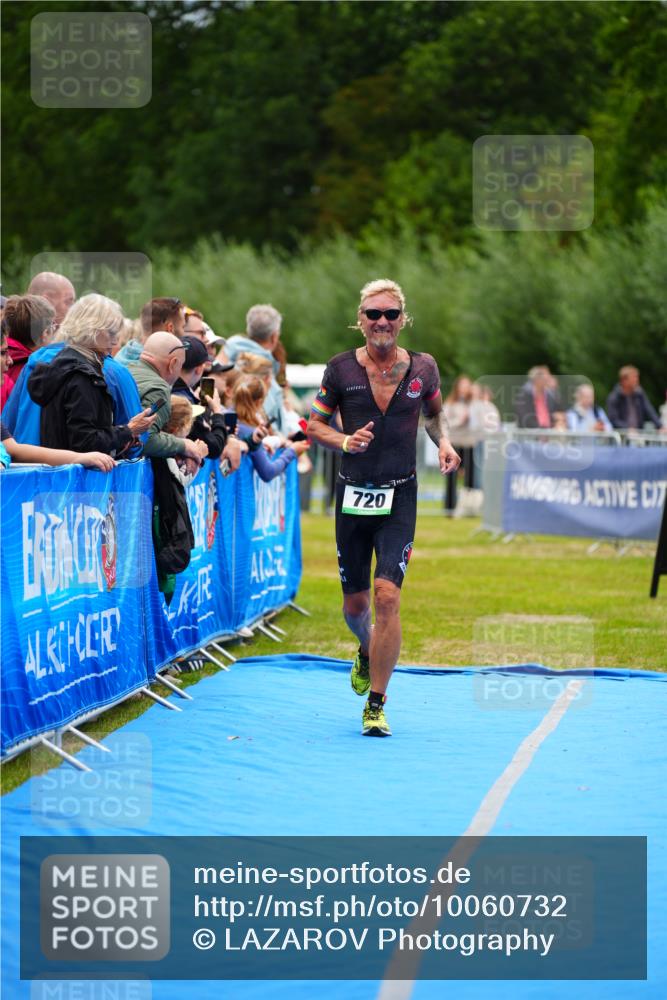 30.08.2026 - Elbe Triathlon Hamburg LAZAROV Photography http://msf.ph/oto/10060732 30.08.2026 11:42:01 Ziel 720 meine-sportfotos.de