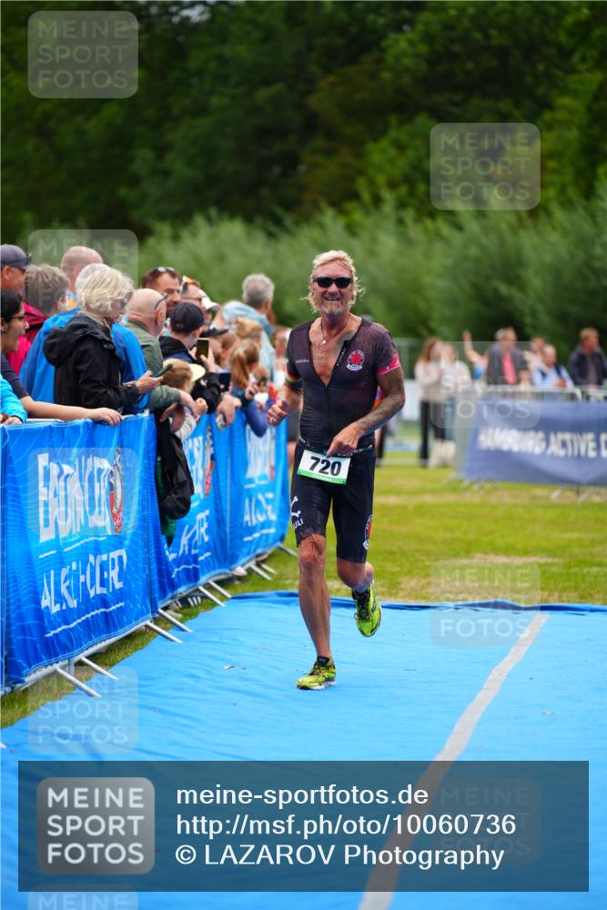 30.08.2026 - Elbe Triathlon Hamburg LAZAROV Photography http://msf.ph/oto/10060736 30.08.2026 11:42:01 Ziel 720 meine-sportfotos.de