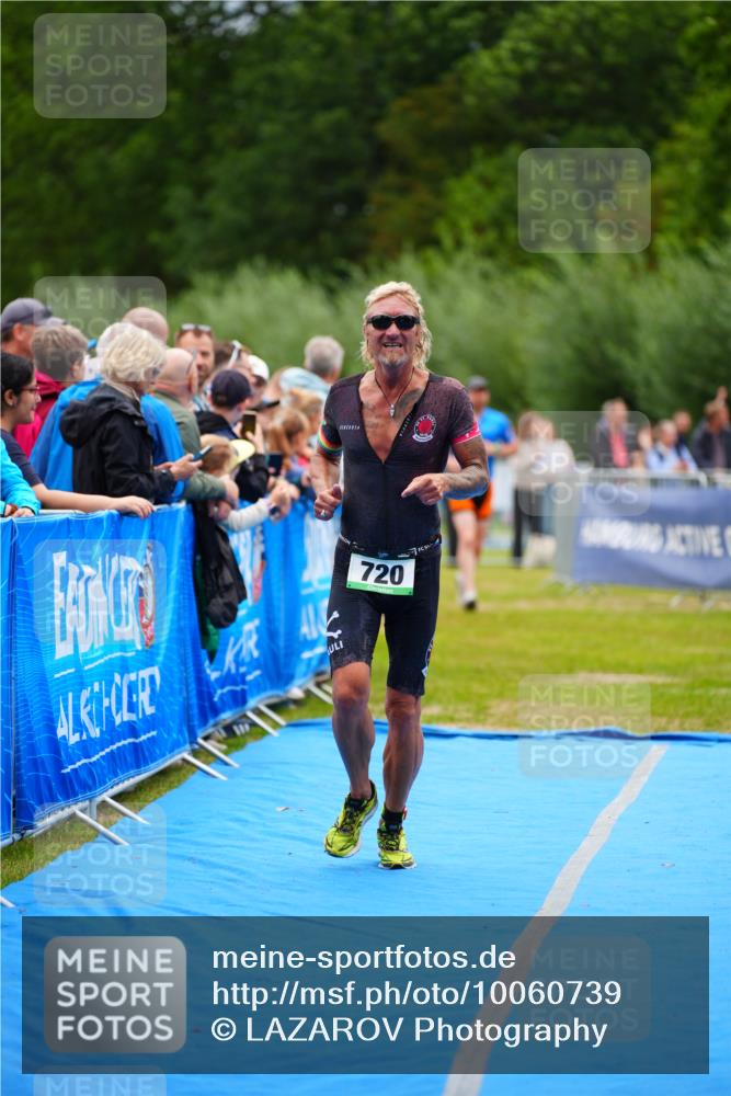 30.08.2026 - Elbe Triathlon Hamburg LAZAROV Photography http://msf.ph/oto/10060739 30.08.2026 11:42:02 Ziel 720 meine-sportfotos.de