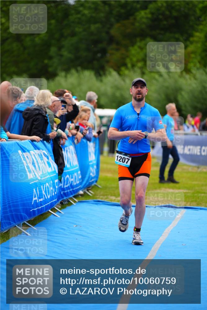 30.08.2026 - Elbe Triathlon Hamburg LAZAROV Photography http://msf.ph/oto/10060759 30.08.2026 11:42:10 Ziel 864, 1207 meine-sportfotos.de