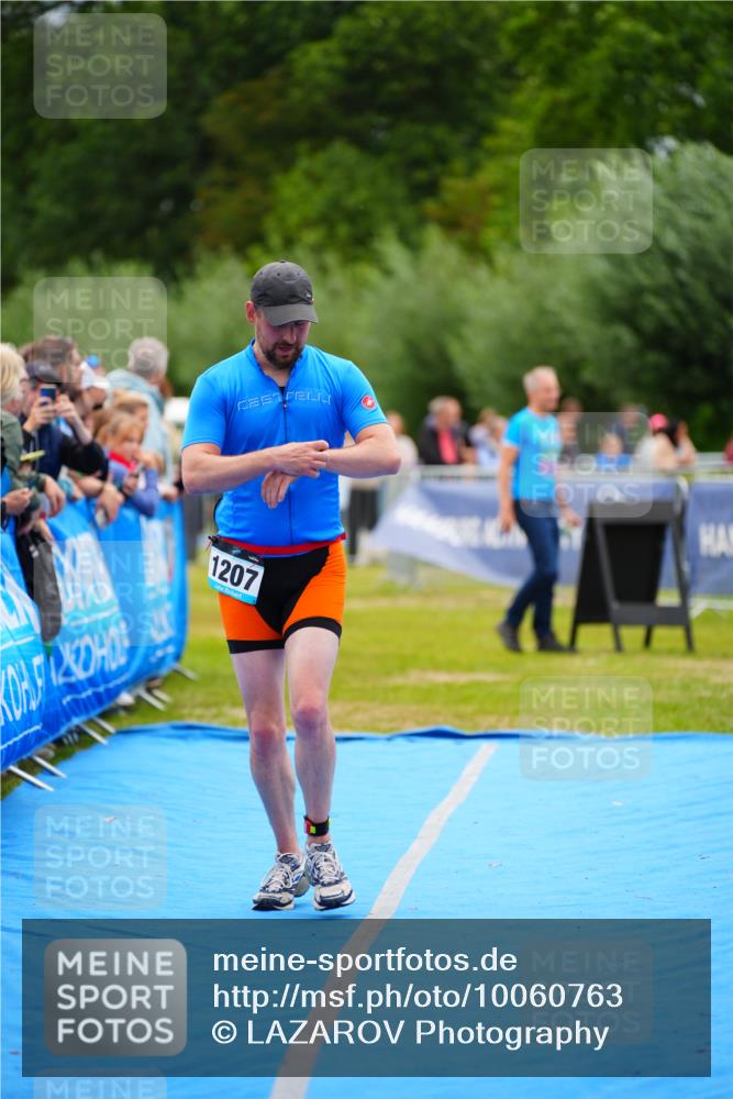 30.08.2026 - Elbe Triathlon Hamburg LAZAROV Photography http://msf.ph/oto/10060763 30.08.2026 11:42:10 Ziel 864, 1207 meine-sportfotos.de