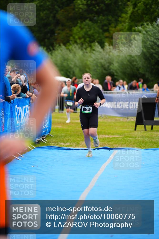 30.08.2026 - Elbe Triathlon Hamburg LAZAROV Photography http://msf.ph/oto/10060775 30.08.2026 11:42:17 Ziel 792, 817, 864 meine-sportfotos.de