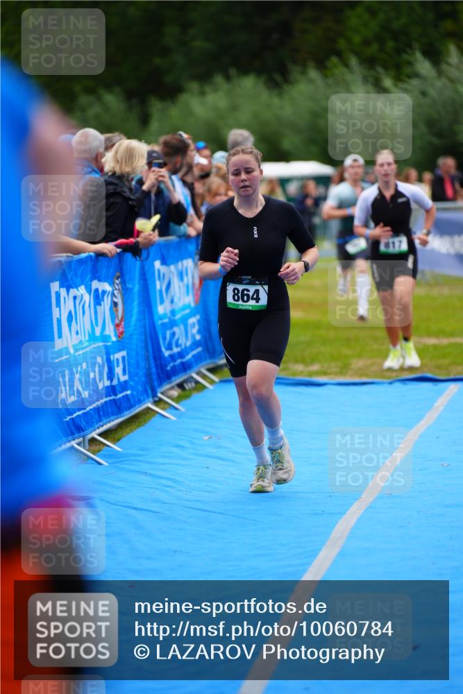 30.08.2026 - Elbe Triathlon Hamburg LAZAROV Photography http://msf.ph/oto/10060784 30.08.2026 11:42:18 Ziel 792, 817, 864 meine-sportfotos.de