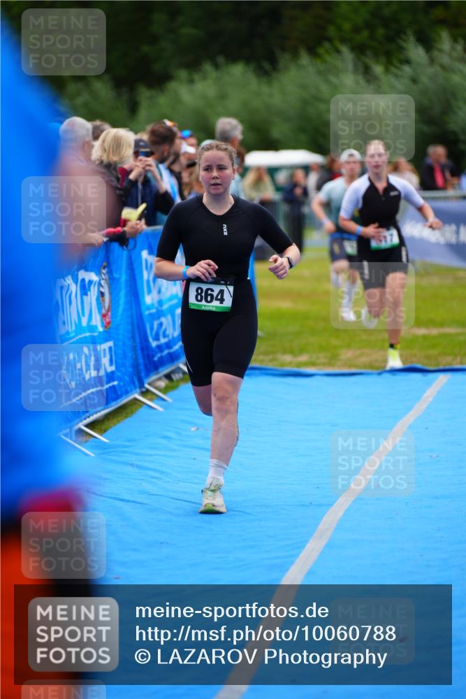30.08.2026 - Elbe Triathlon Hamburg LAZAROV Photography http://msf.ph/oto/10060788 30.08.2026 11:42:18 Ziel 792, 817, 864 meine-sportfotos.de