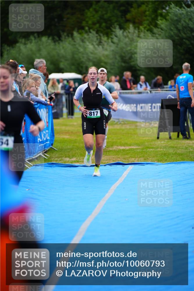 30.08.2026 - Elbe Triathlon Hamburg LAZAROV Photography http://msf.ph/oto/10060793 30.08.2026 11:42:19 Ziel 792, 817, 864 meine-sportfotos.de