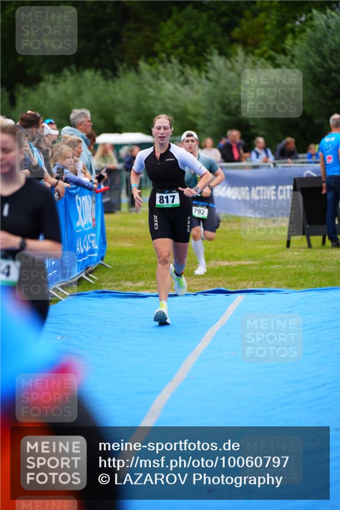 30.08.2026 - Elbe Triathlon Hamburg LAZAROV Photography http://msf.ph/oto/10060797 30.08.2026 11:42:19 Ziel 792, 817, 864 meine-sportfotos.de