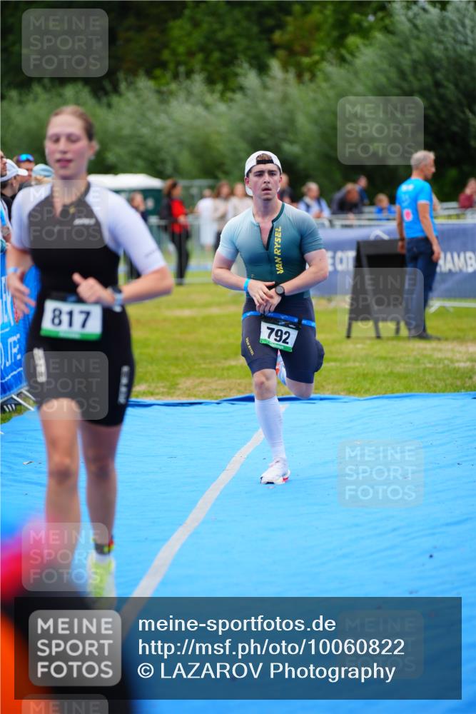 30.08.2026 - Elbe Triathlon Hamburg LAZAROV Photography http://msf.ph/oto/10060822 30.08.2026 11:42:21 Ziel 792, 817, 864 meine-sportfotos.de
