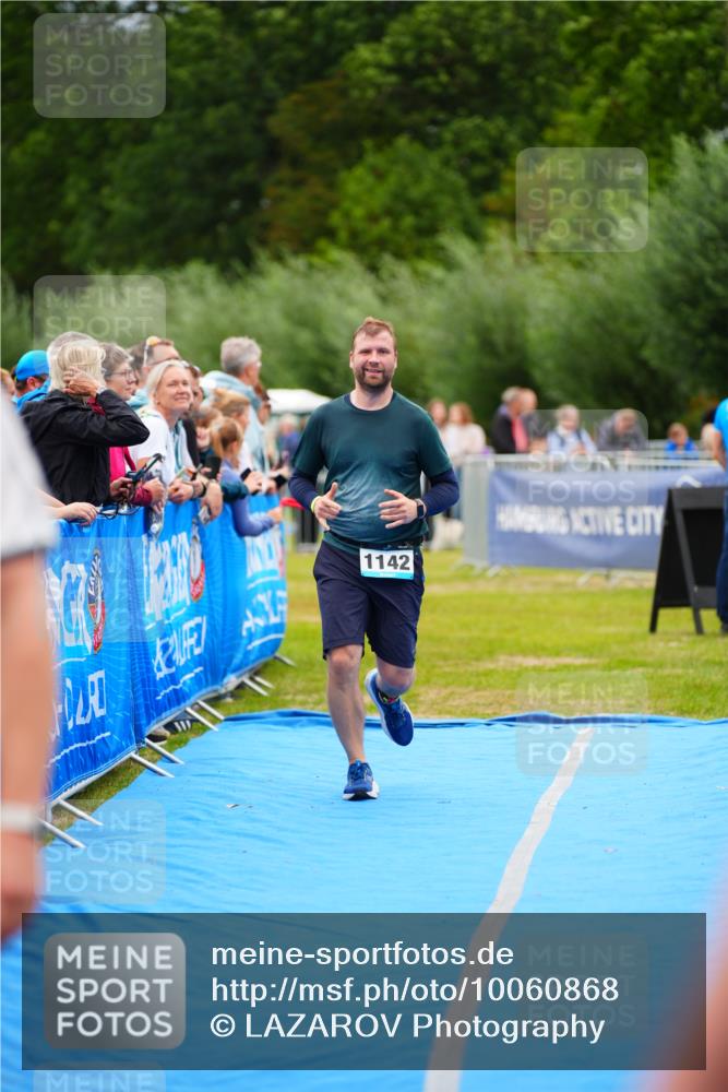 30.08.2026 - Elbe Triathlon Hamburg LAZAROV Photography http://msf.ph/oto/10060868 30.08.2026 11:42:40 Ziel 1142, 1195 meine-sportfotos.de