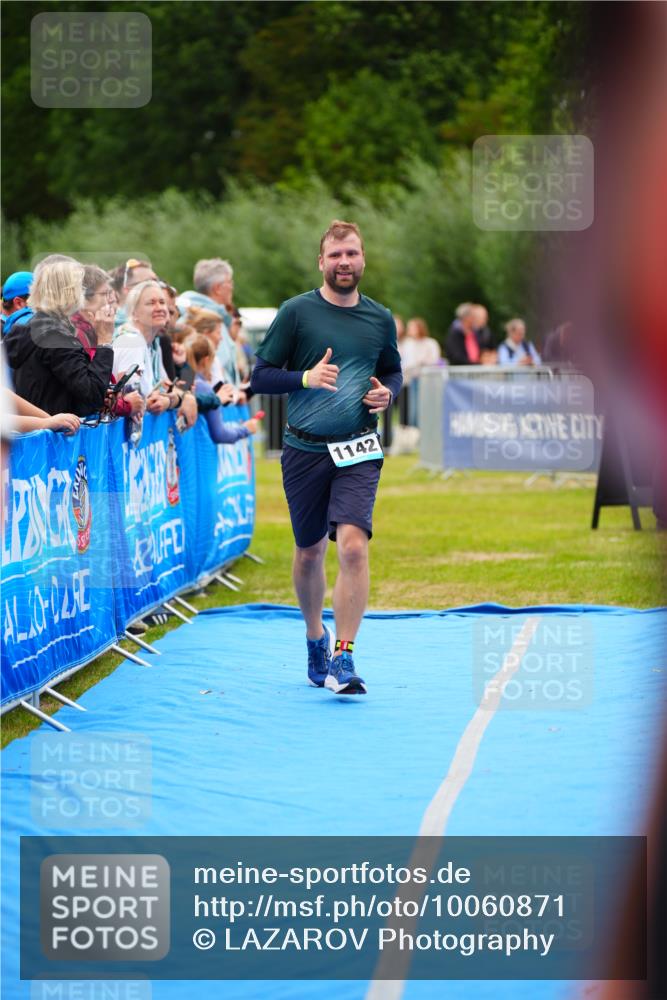 30.08.2026 - Elbe Triathlon Hamburg LAZAROV Photography http://msf.ph/oto/10060871 30.08.2026 11:42:40 Ziel 1142, 1195 meine-sportfotos.de