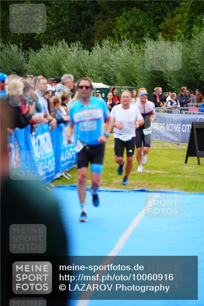 30.08.2026 - Elbe Triathlon Hamburg LAZAROV Photography http://msf.ph/oto/10060916 30.08.2026 11:42:55 Ziel 805, 1238, 1257, 1303, 1325 meine-sportfotos.de