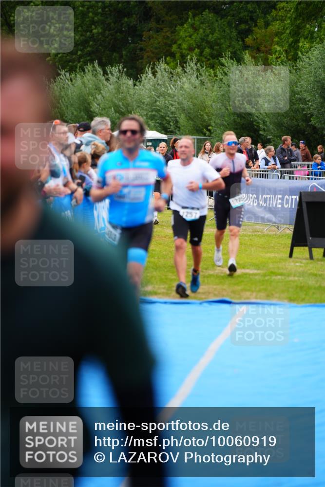 30.08.2026 - Elbe Triathlon Hamburg LAZAROV Photography http://msf.ph/oto/10060919 30.08.2026 11:42:56 Ziel 805, 1238, 1257, 1303, 1325 meine-sportfotos.de