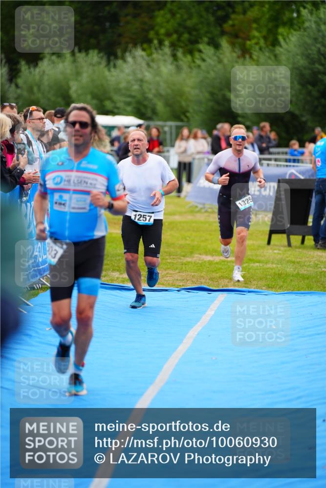 30.08.2026 - Elbe Triathlon Hamburg LAZAROV Photography http://msf.ph/oto/10060930 30.08.2026 11:42:56 Ziel 805, 1238, 1257, 1303, 1325 meine-sportfotos.de