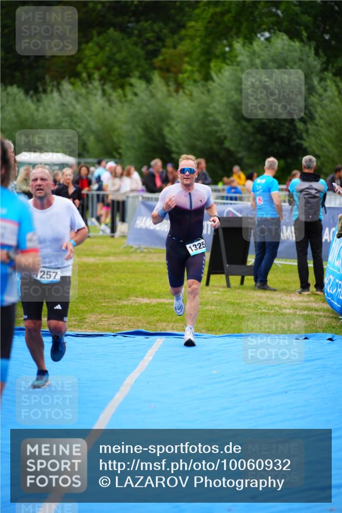30.08.2026 - Elbe Triathlon Hamburg LAZAROV Photography http://msf.ph/oto/10060932 30.08.2026 11:42:57 Ziel 805, 1238, 1257, 1303, 1325 meine-sportfotos.de