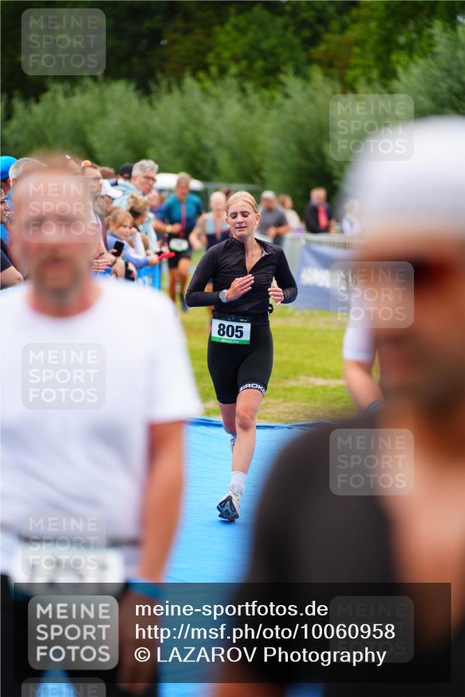 30.08.2026 - Elbe Triathlon Hamburg LAZAROV Photography http://msf.ph/oto/10060958 30.08.2026 11:43:02 Ziel 768, 805, 918, 1257, 1316, 1325 meine-sportfotos.de