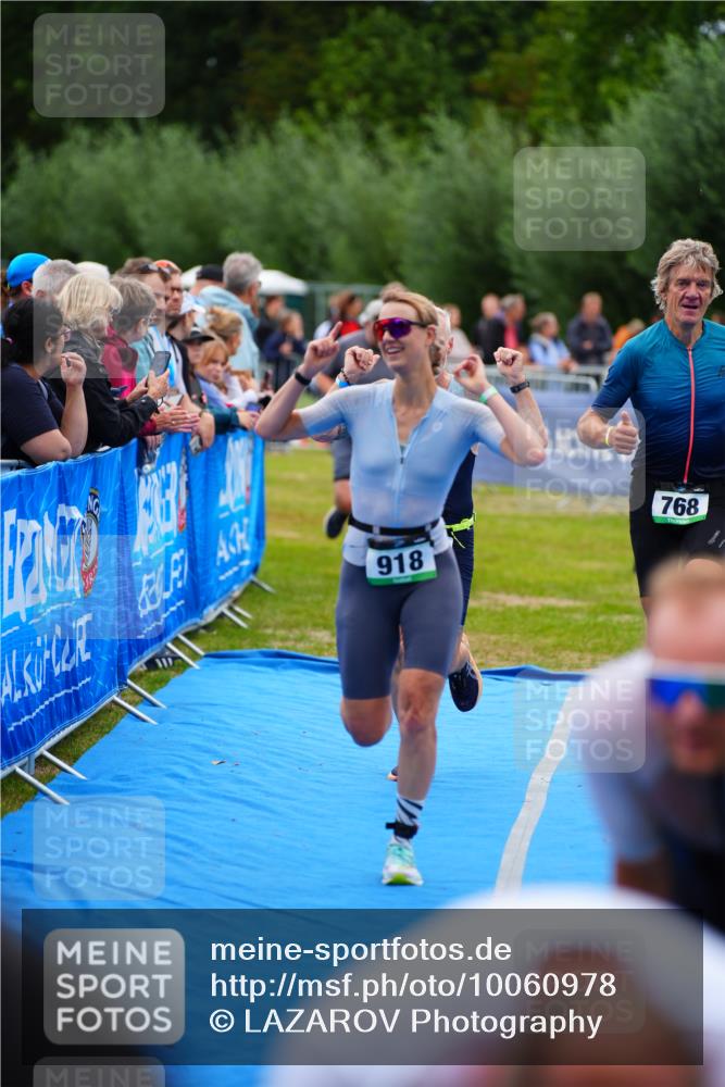 30.08.2026 - Elbe Triathlon Hamburg LAZAROV Photography http://msf.ph/oto/10060978 30.08.2026 11:43:07 Ziel 768, 918, 1107, 1316, 1324 meine-sportfotos.de