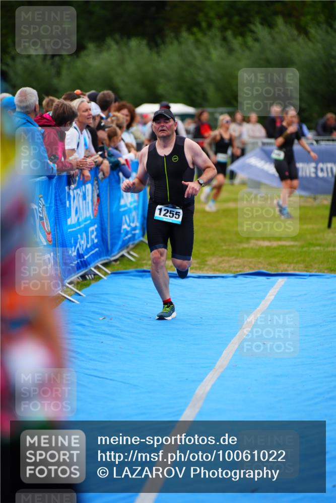 30.08.2026 - Elbe Triathlon Hamburg LAZAROV Photography http://msf.ph/oto/10061022 30.08.2026 11:43:18 Ziel 1242, 1255, 1390 meine-sportfotos.de