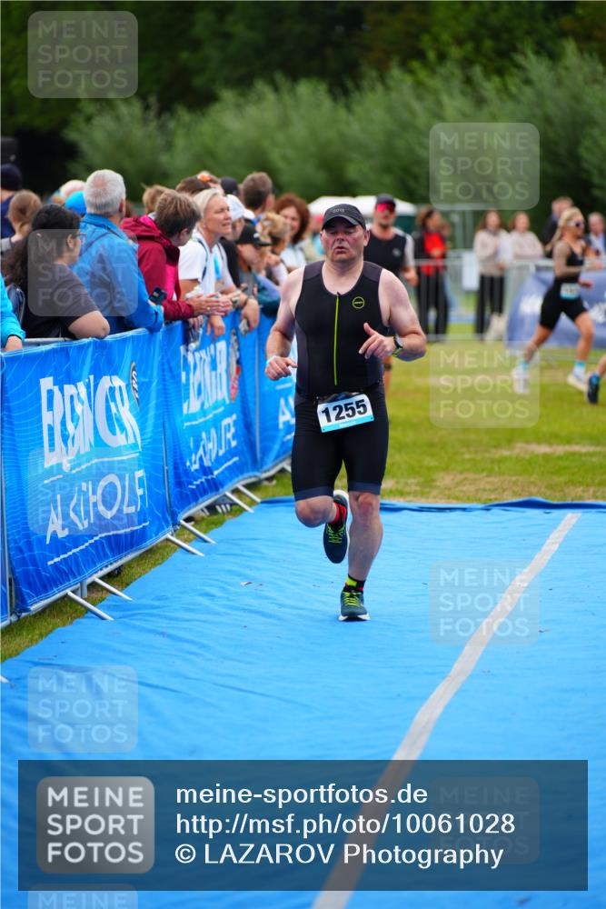30.08.2026 - Elbe Triathlon Hamburg LAZAROV Photography http://msf.ph/oto/10061028 30.08.2026 11:43:18 Ziel 1242, 1255, 1390 meine-sportfotos.de