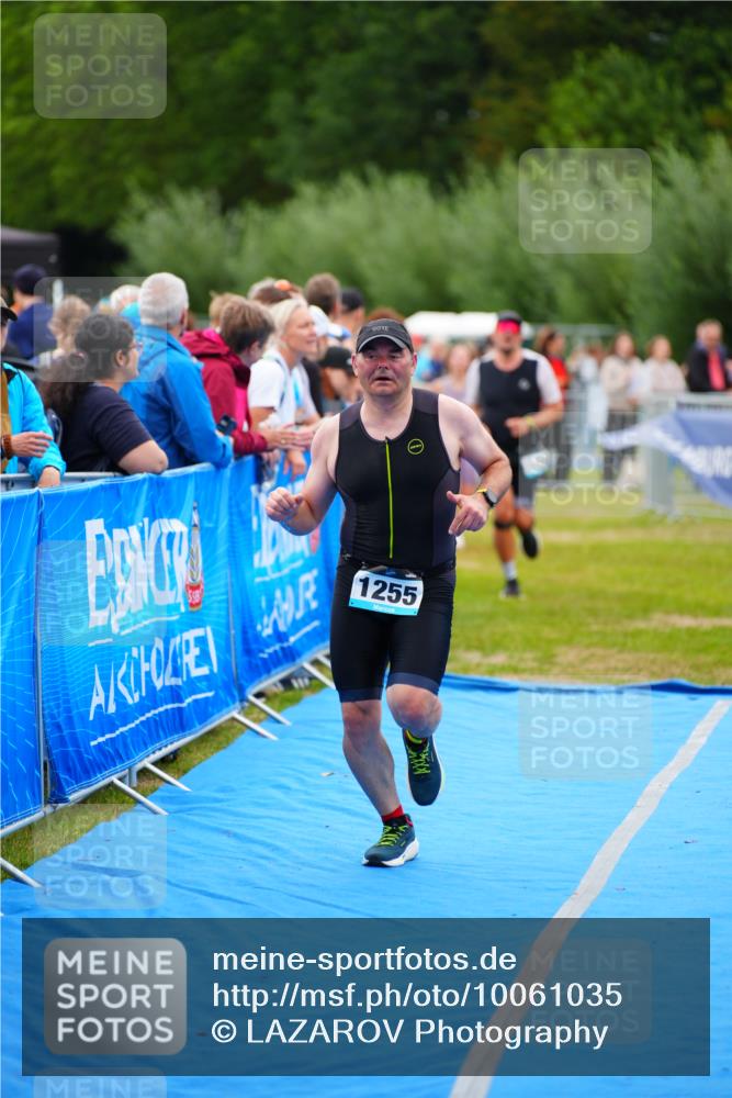 30.08.2026 - Elbe Triathlon Hamburg LAZAROV Photography http://msf.ph/oto/10061035 30.08.2026 11:43:19 Ziel 1242, 1255, 1390 meine-sportfotos.de